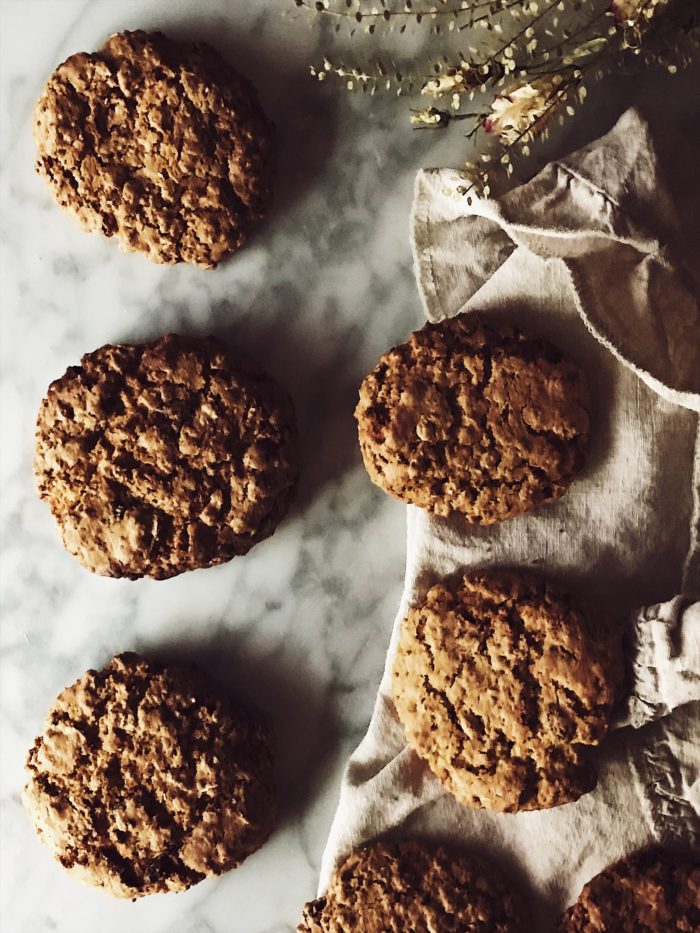 Healthy oatmeal cookies: olive oil oatmeal cookies recipe.
