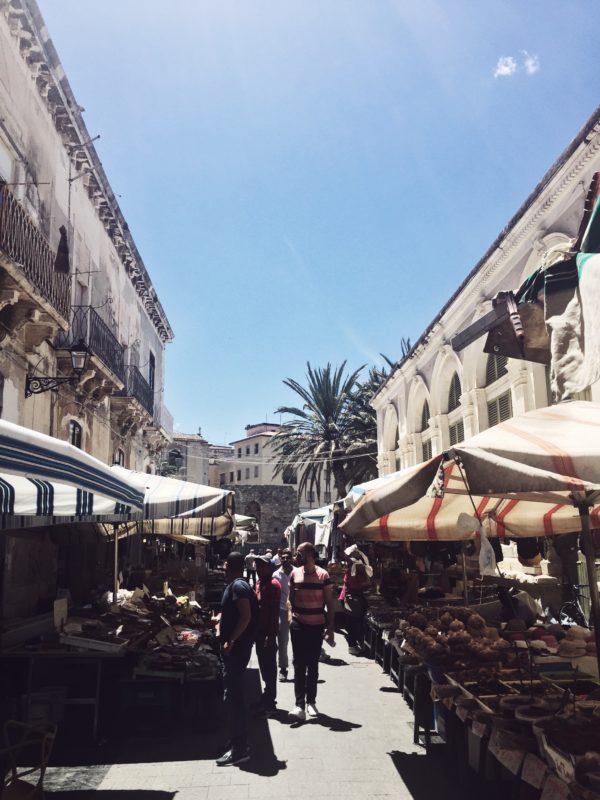 About Ortygia’s foodtrotting: one of the must see things (and maybe my favorite) there is the fish market. You will be entertained by singing fishers, amazed by the beauty of food and delighted by fresh oysters and cold white wine.