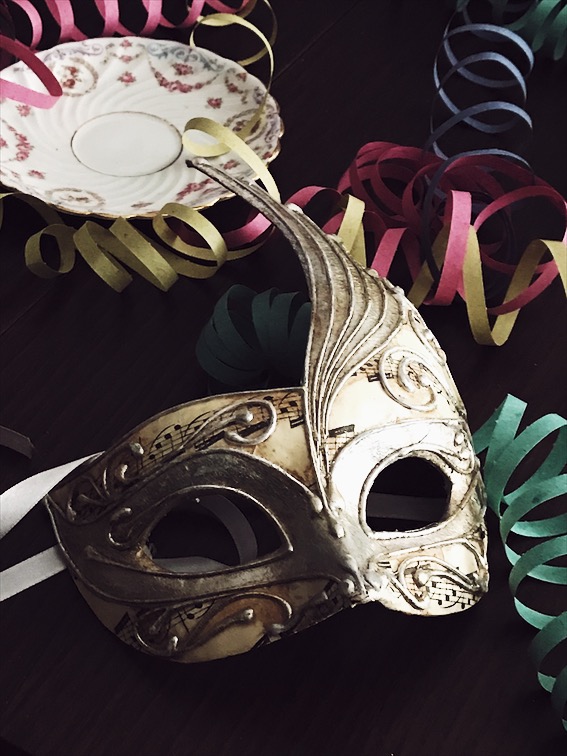 Carnival party table setting