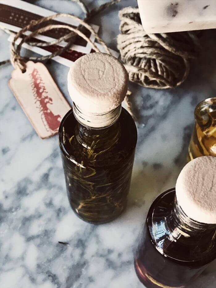 infuse olive oils as gifts #gourmetproject #italianrecipes How to infuse olive oil with herbs: 5 recipes from an Italian kitchen.