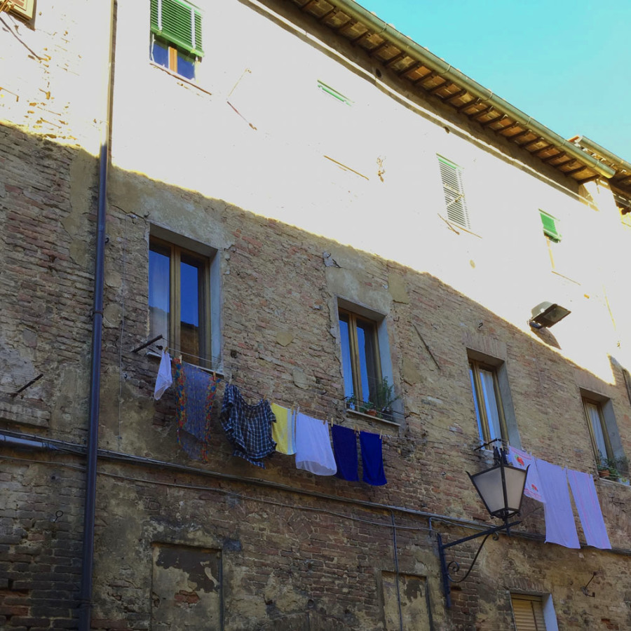 hanging laundry in Siena