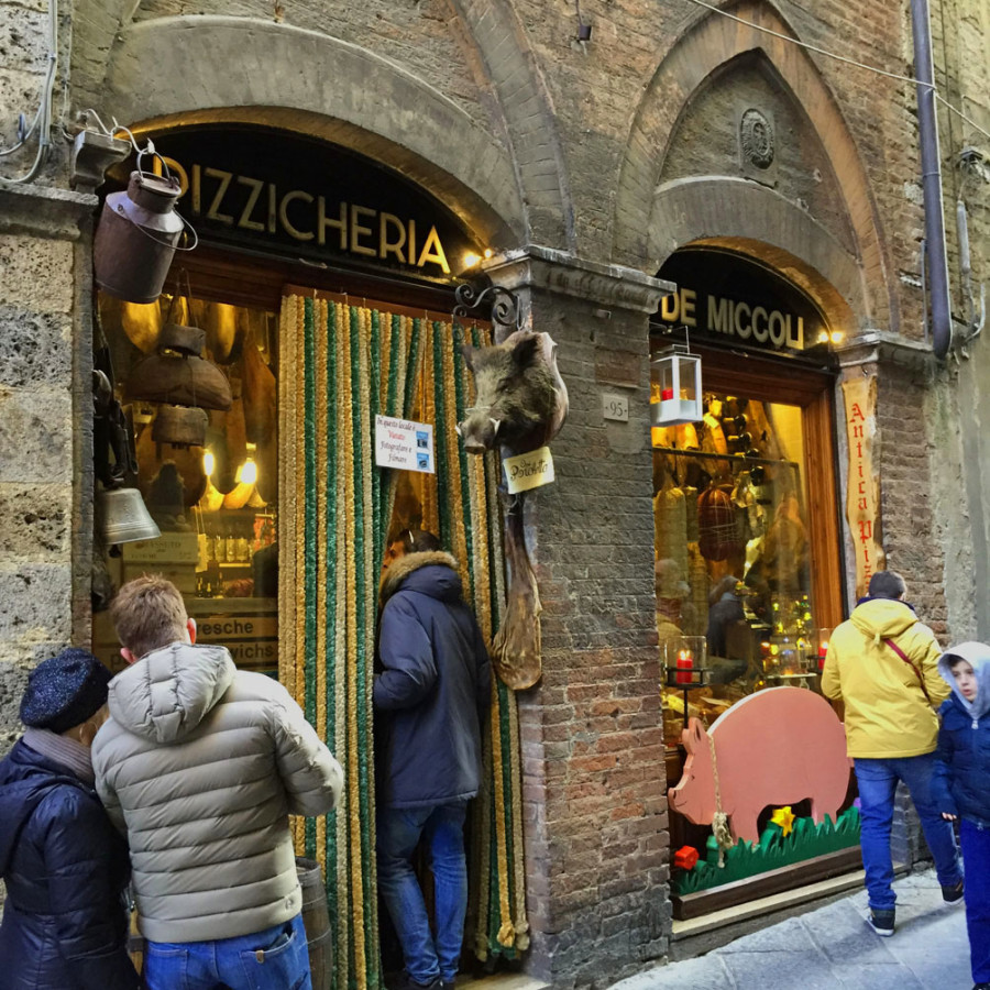 Antica Pizziccheria Miccoli entrance in Siena