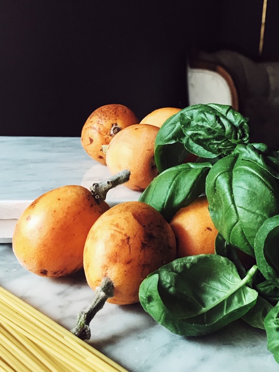 Loquats recipes: basil, pine nuts and loquats pesto