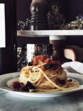 Recipes with sun dried tomatoes that are fast, easy and super tasty. Get this pancetta and tomato breadcrumbs pasta and more Italian gourmet recipes on GP.