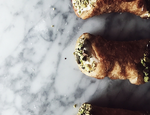 deep fried pizza recipes: savory cannoli stuffed with stracchino, pesto & pistachio grain