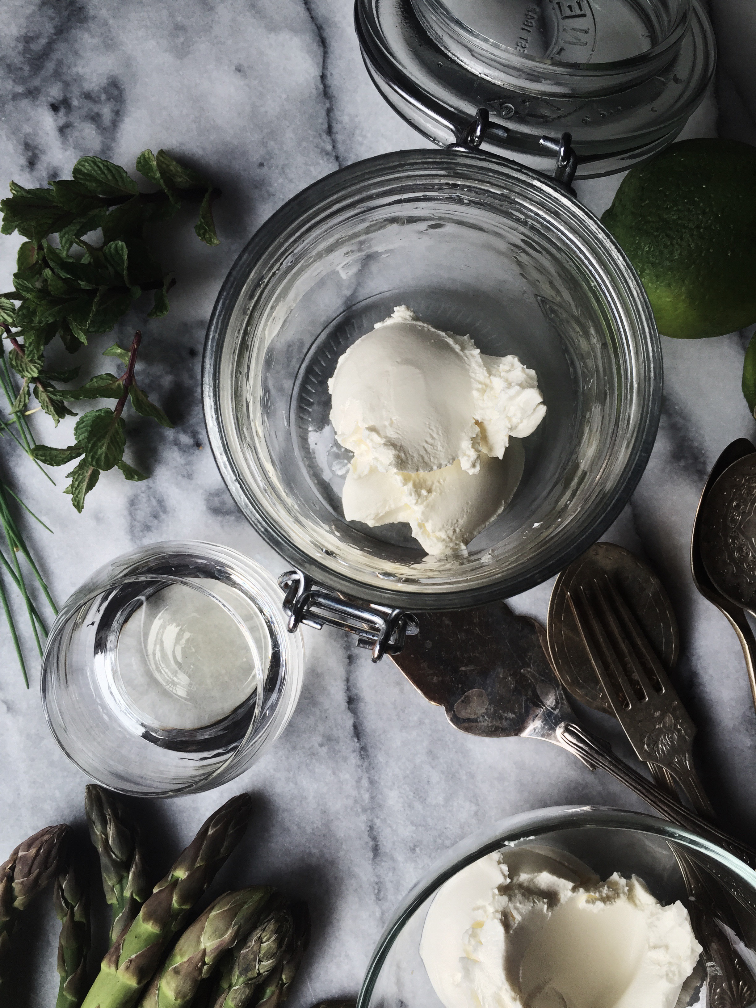 Eggs en cocotte, cooked in a jar, with asparagus and heavy cream