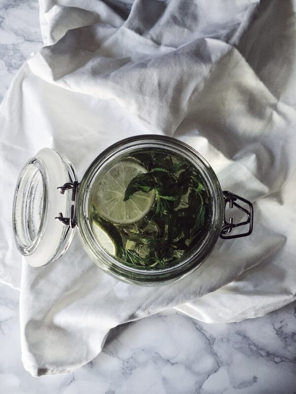 Sun tea recipe with ginger, lime and mint.