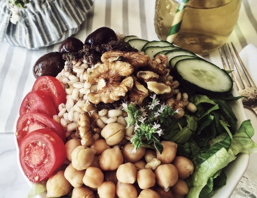 a greek summer buddha bowl recipe