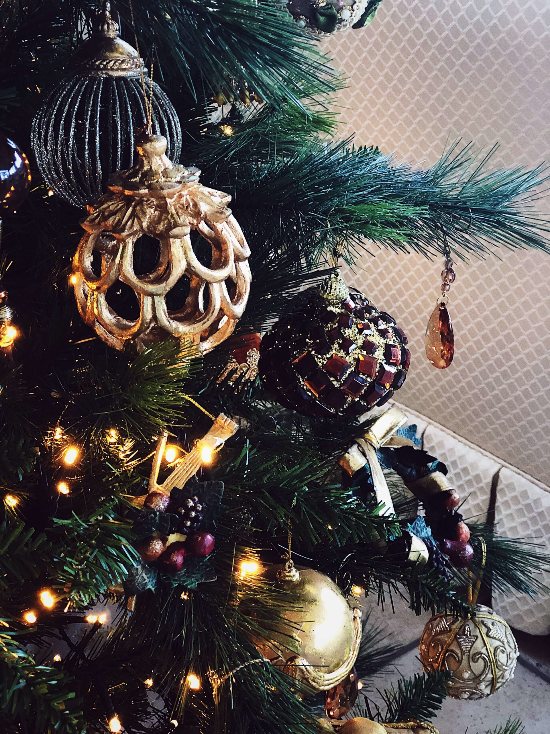 golden Italian Christmas tree decorations