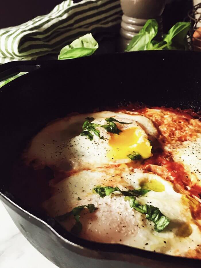 Italian eggs in purgatory: the authentic Neapolitan recipe