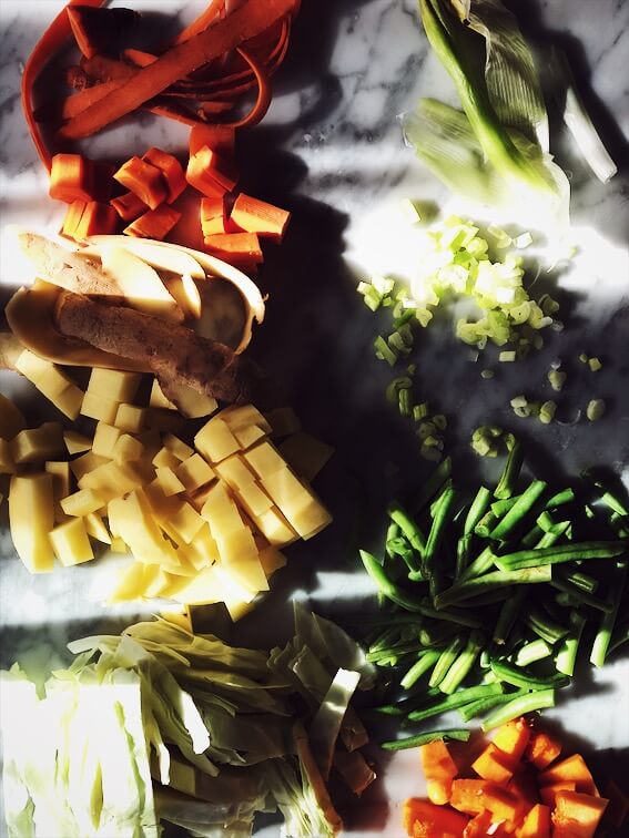 minestrone soup recipe classic Italian #gourmetproject #italianrecipes #minestronesouprecipes minestrone soup recipe veggies