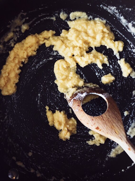 bechamel sauce recipe in a pan #gourmetproject #italianrecipes bechamel sauce recipe in a pan