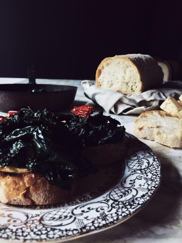 easy kale recipes from Italy: kale bruschetta