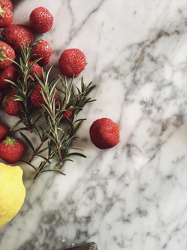 strawberry lemonade recipe #gourmetproject with rosemary and honey