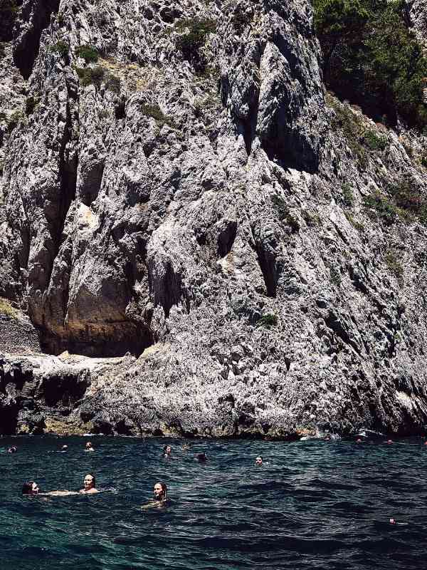 Italy armchair travel: Capri's babà
