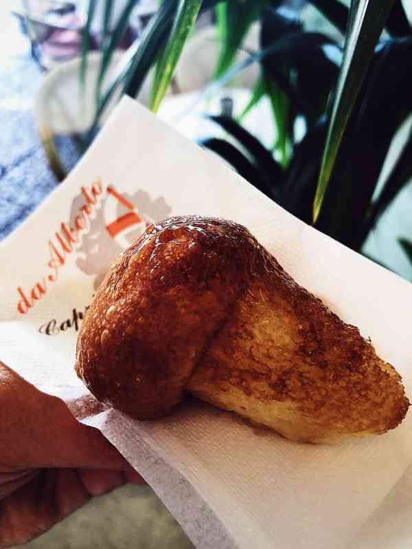 Italy armchair travel: Capri's babà