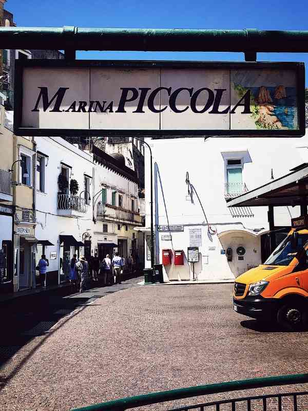 Italy armchair travel: Capri's babà