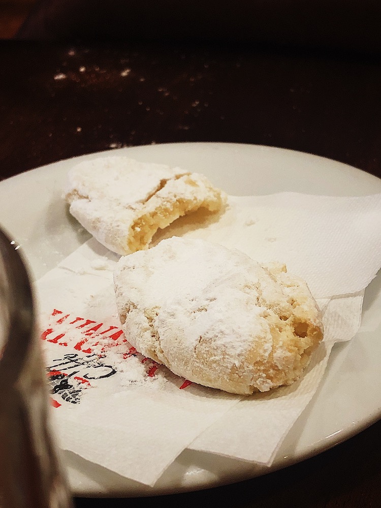 Ricciarelli cookies