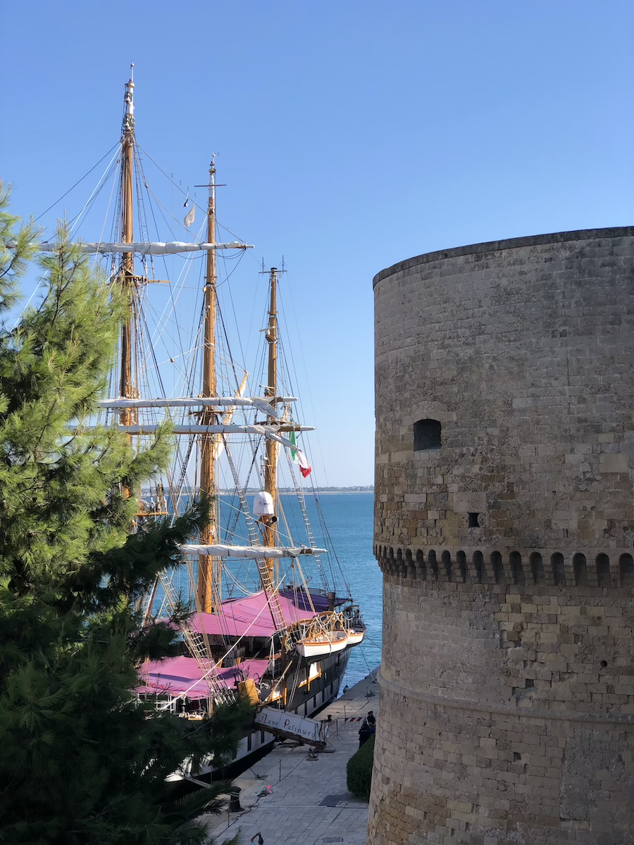 when to go to Taranto, Italy