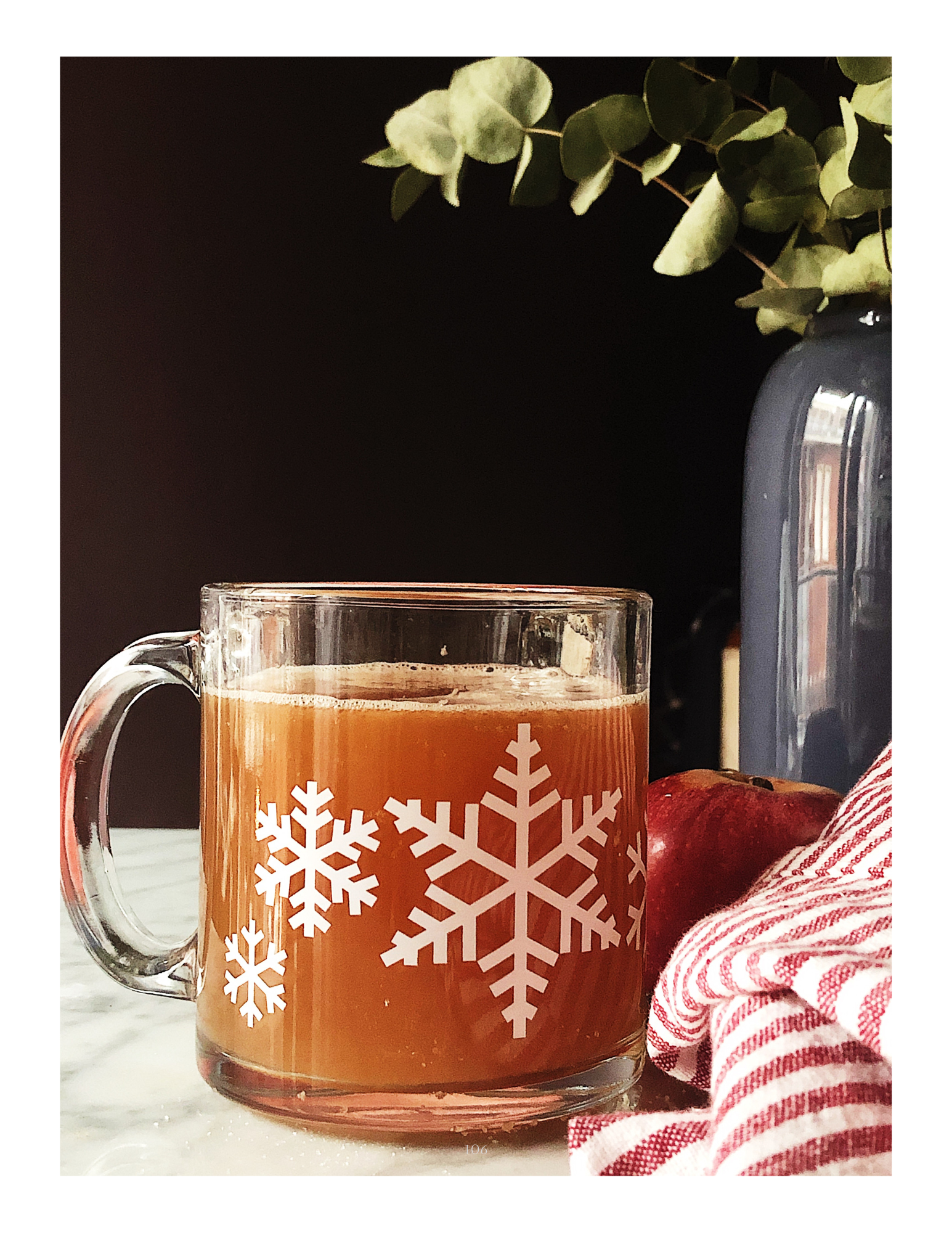 hot apple juice with cinnamon drink 