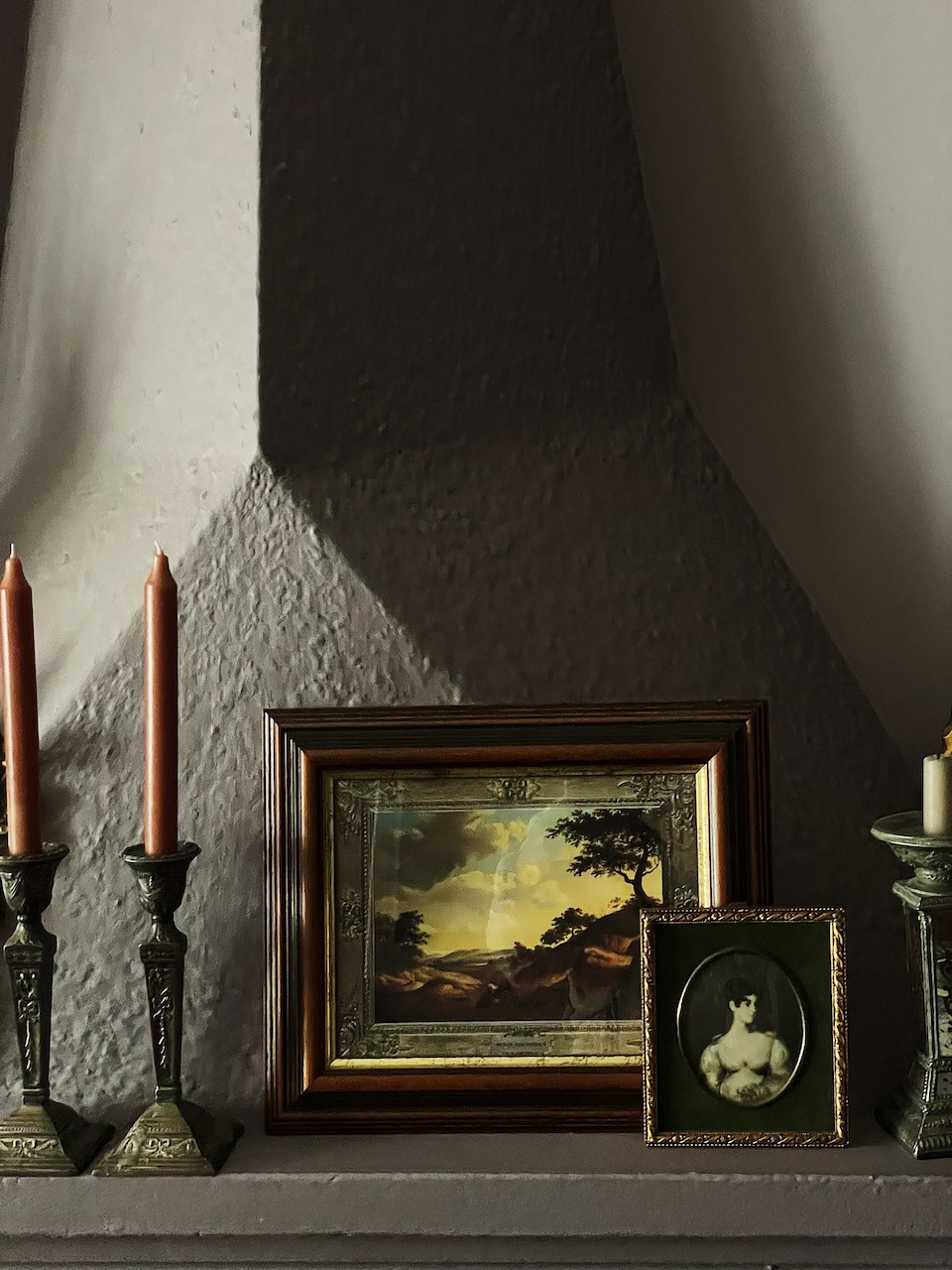 chimney mantel decor