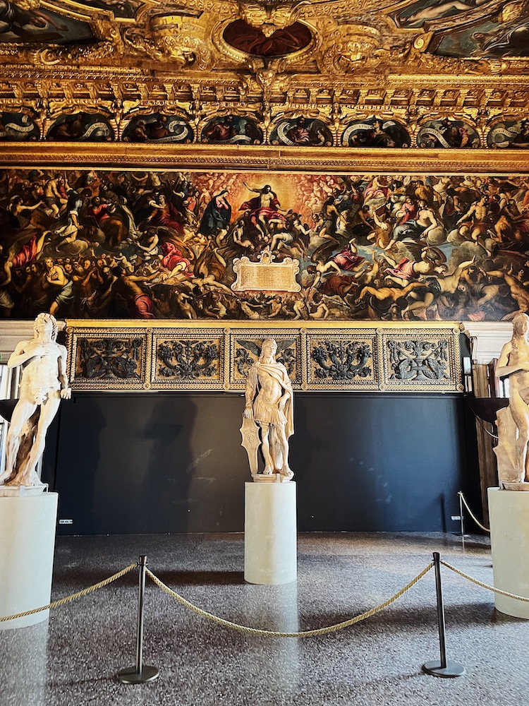 statues