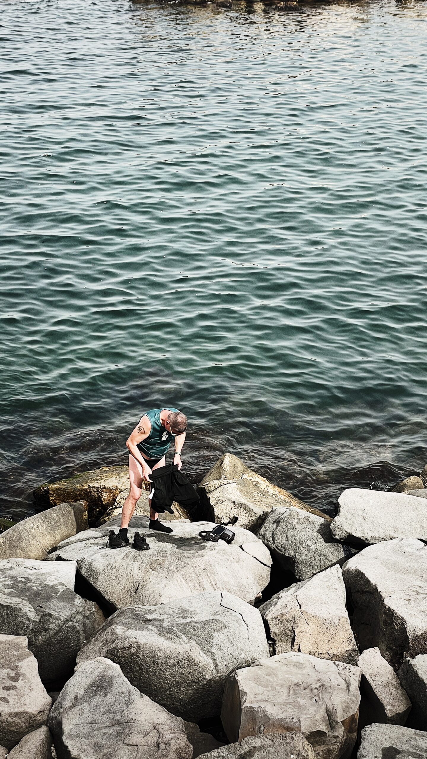 a Neapolitan man taking a bath